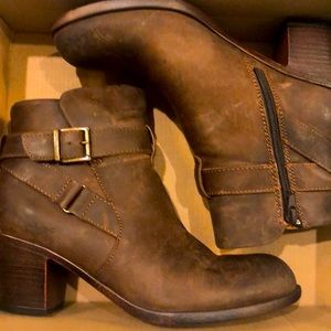 New in box BOC Shea bootie taupe Sz 8